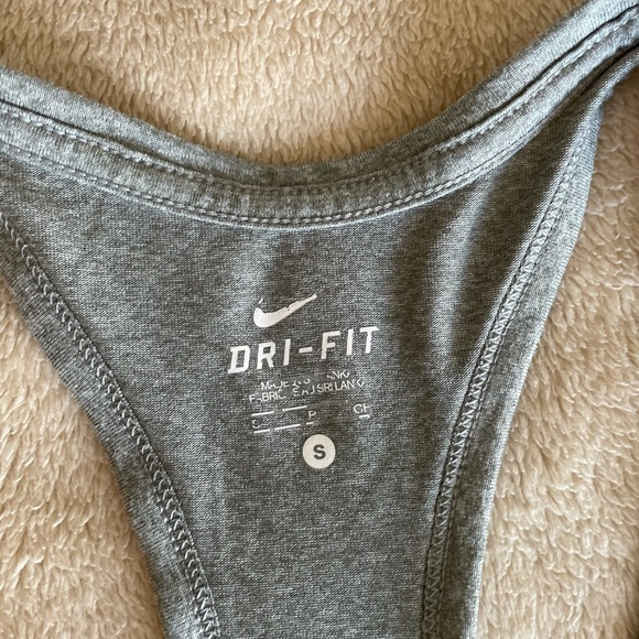 Nike Dri-Fit Active Tank Top - Size S - Picture 6 of 9